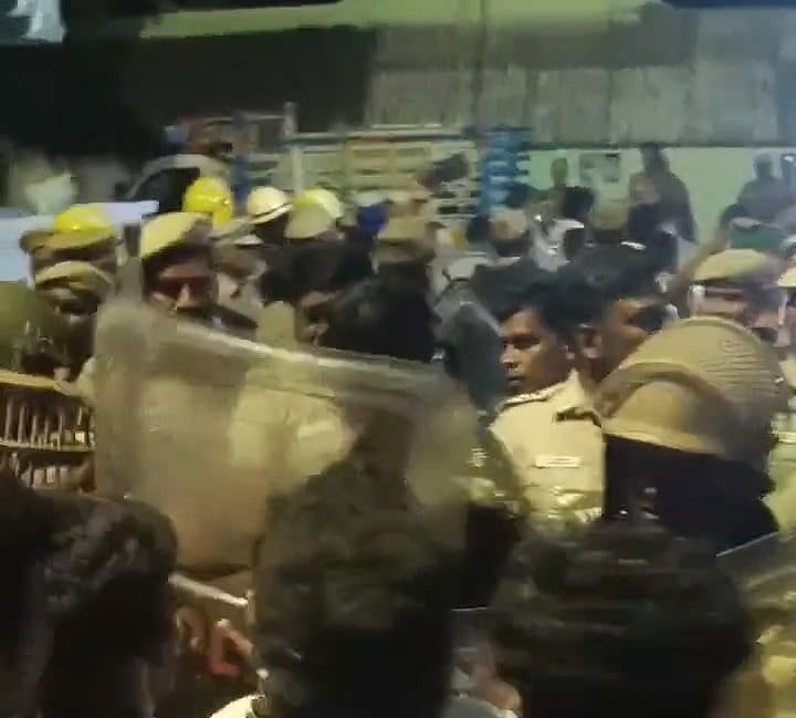 காவல்துறை தடியடி