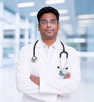 Doctor Vikatan: பைக்கிலிருந்து விழுந்ததால் கால் மூட்டு கிழிசல்; பிசியோதெரபி மட்டும் போதுமா?