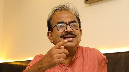 `தேமுதிக-வை திமுக-விடம் 5 வருட குத்தகைக்கு கொடுத்திருக்கிறார் பிரேமலதா
- நாஞ்சில் சம்பத் பேட்டி
