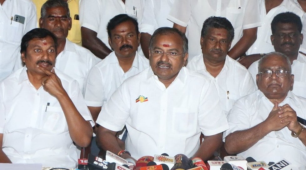 அன்புமணியை தலைவராக ஏற்க தயாராக இல்லை; வன்னிய மக்களை வைத்து..!- பாமக முன்னாள் எம்எல்ஏ  அருள்