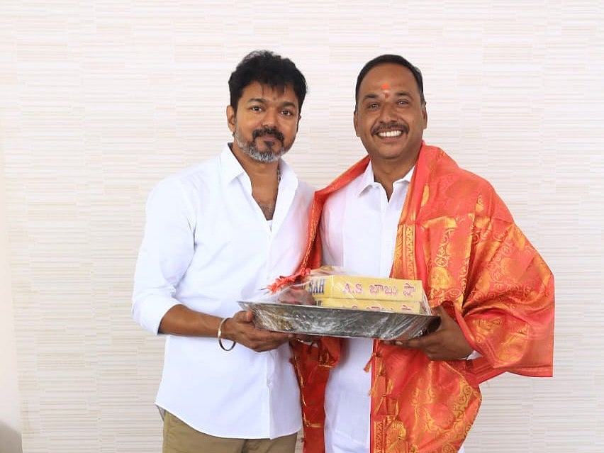 `தவெக புதிய தொழிற்சங்கம்; நீண்ட கால ரசிகரை தலைவராக்கும் முதல்வர் விஜய்?' - திட்டத்தின் பின்னணி!