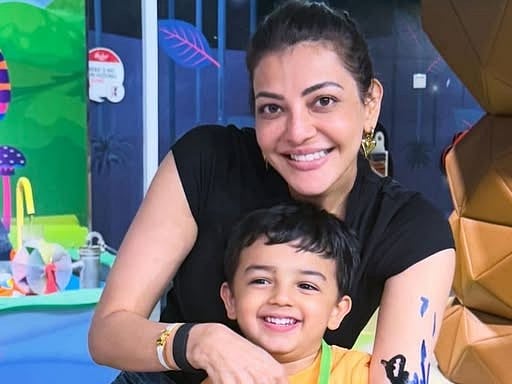 தனது மகனுடன் காஜல் அகர்வால்