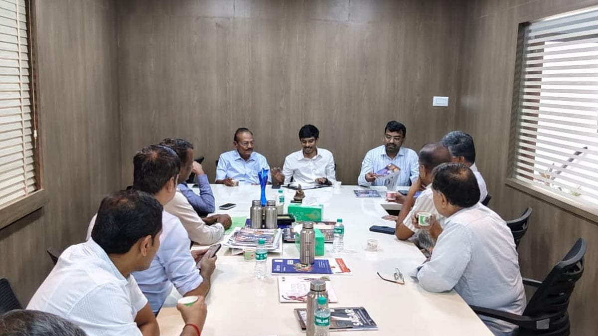இந்தியா - இங்கிலாந்து ஒப்பந்தம்; மகிழ்ச்சியில் கரூர் ஜவுளி ஏற்றுமதியாளர்கள் - என்ன காரணம்?