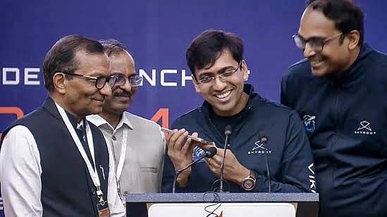 பவன் குமார் சந்தனாவுக்கு மோடி போனில் தொடர்பு கொண்டபோது