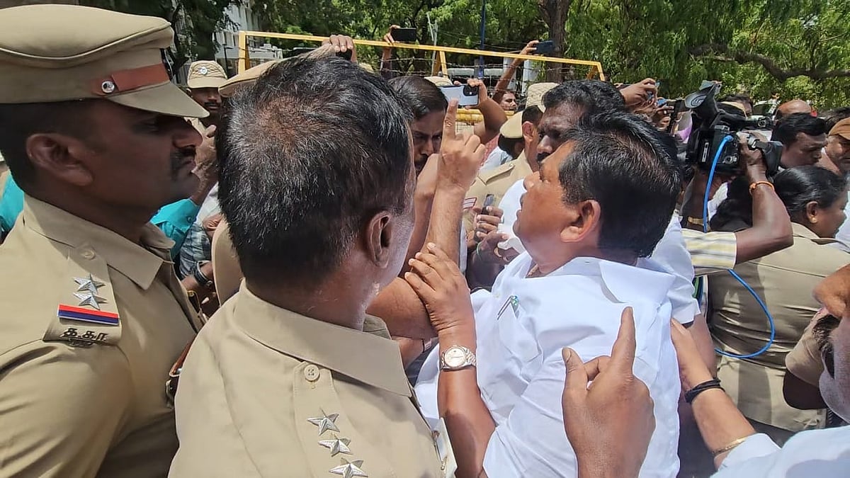 அனிதா ராதாகிருஷ்ணன்