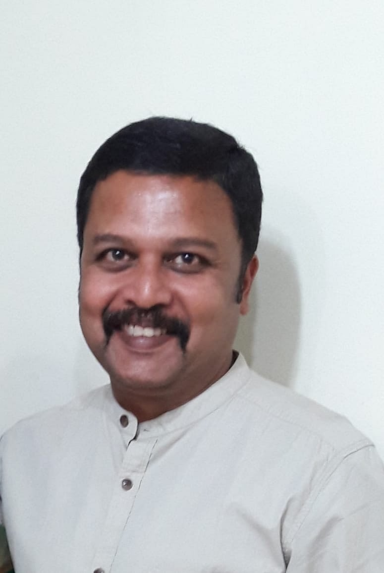Doctor Vikatan: பற்களைச் சுத்தம் செய்யும் ஸ்கேலிங் சிகிச்சையால் பற்கள் ஆட்டம் காணுமா?