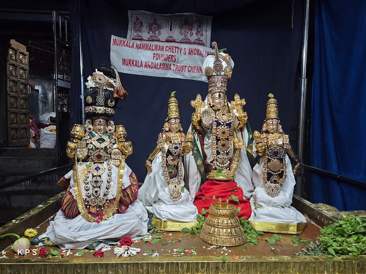 பொன்மழை பொழியச் செய்த பெருந்தேவித் தாயார் சந்நிதியில் திருவிளக்கு பூஜை... கலந்துகொள்ள அழைக்கிறோம்!  