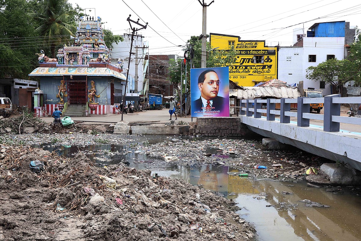 கோரிப்பாளையம்: ஆறாக ஓடும் கழிவுநீர்; சுகாதார சீர்கேட்டில் சிக்கித் தவிக்கும் பொதுமக்கள்| Photo Album