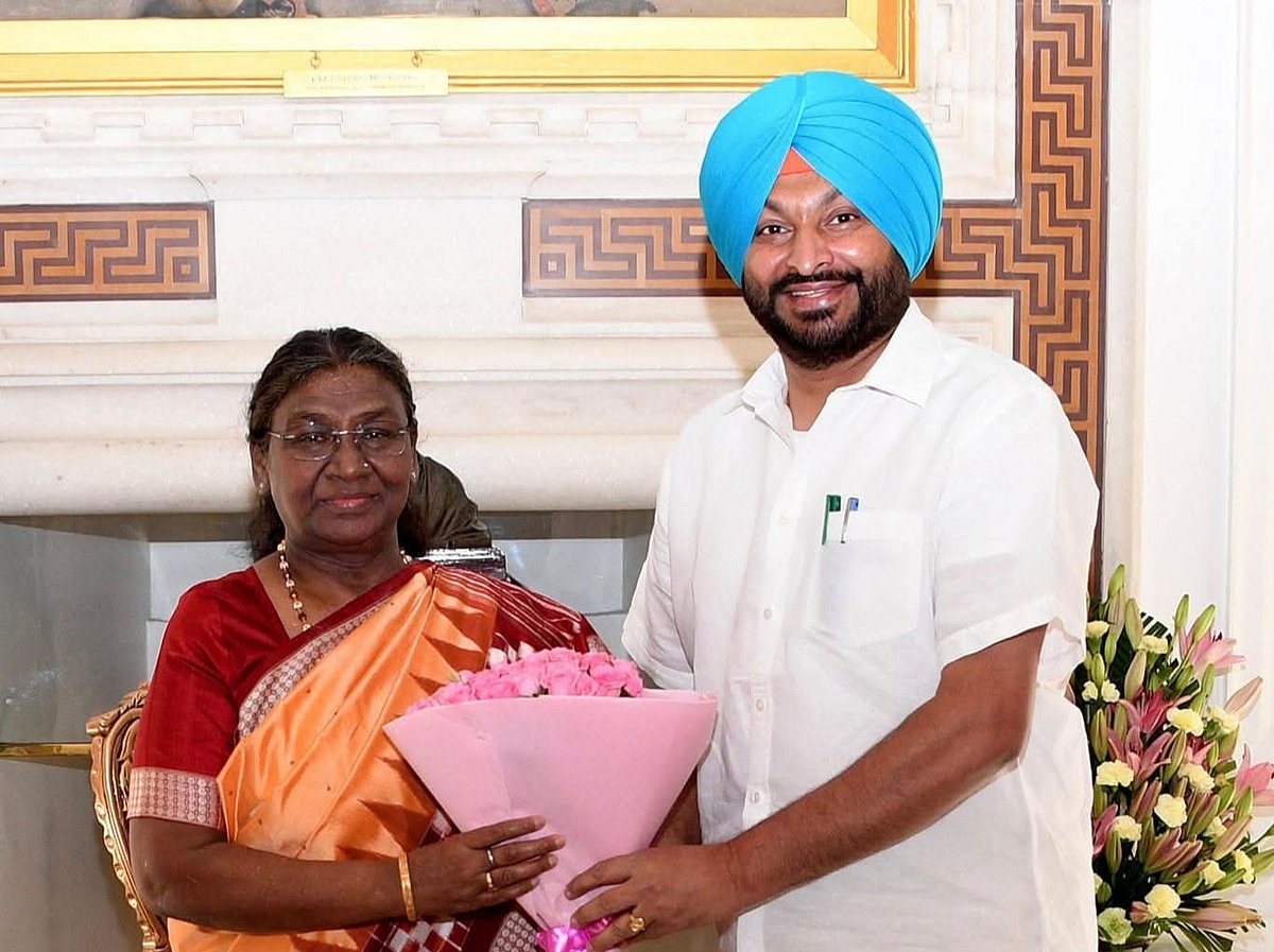 மத்திய அமைச்சர் பதவியை ராஜினாமா செய்த ரவ்னீத் சிங் பிட்டு! - அமைச்சரவை விரைவில் மாற்றம்?