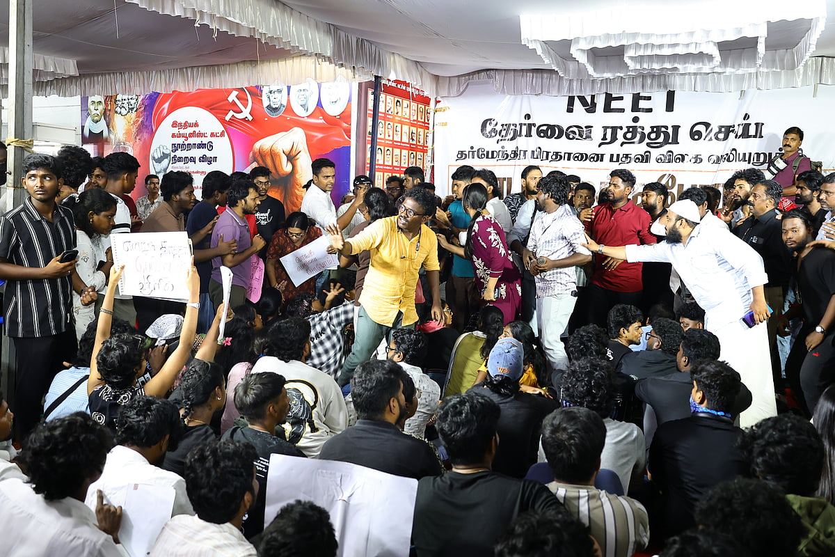 மெரினா, விஜய், ஆளுநர்.. கடும் வாக்குவாதத்தில் முடிந்த பாலன் இல்ல போராட்டம்? - பின்னணி என்ன?