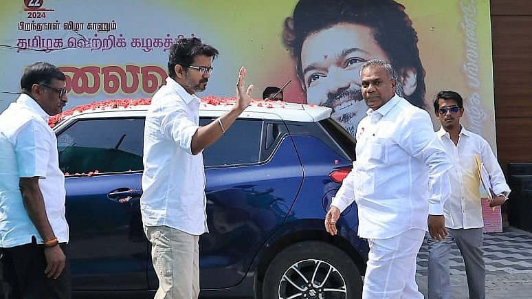 பொறுப்பும் கொடுக்கவில்லை… மரியாதையும் அளிக்கவில்லை! - தவெகவில் இணைந்த அதிமுக மாஜிக்கள் புலம்பல்