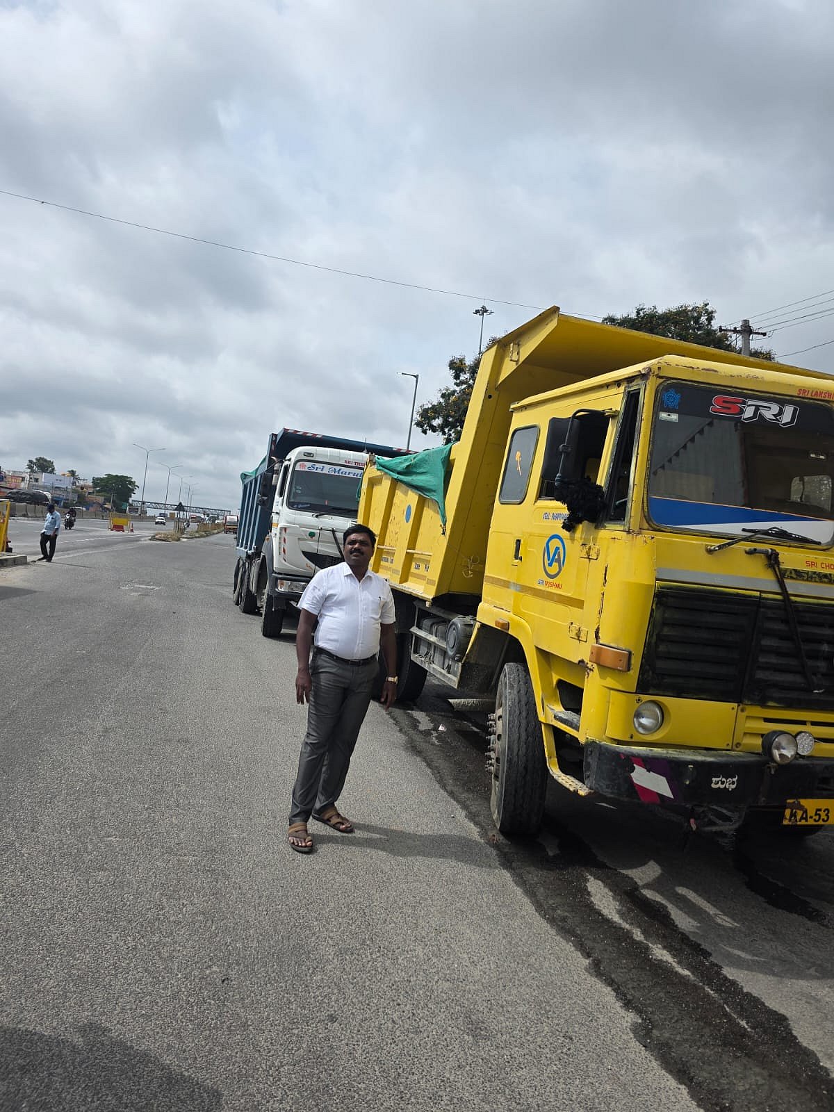 தமிழக அரசின் உத்தரவை மீறி கர்நாடகாவுக்கு கனிமங்கள் கடத்தல்; வாகனங்களை பறிமுதல் செய்த அதிகாரிகள்!