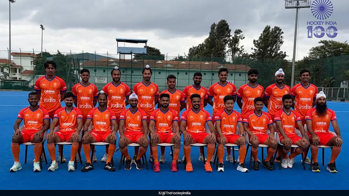 Hockey: காவி கலருக்கு மாறிய இந்திய ஹாக்கி அணி; சர்ச்சைக்கு விளக்கமளித்த நிர்வாகம்!