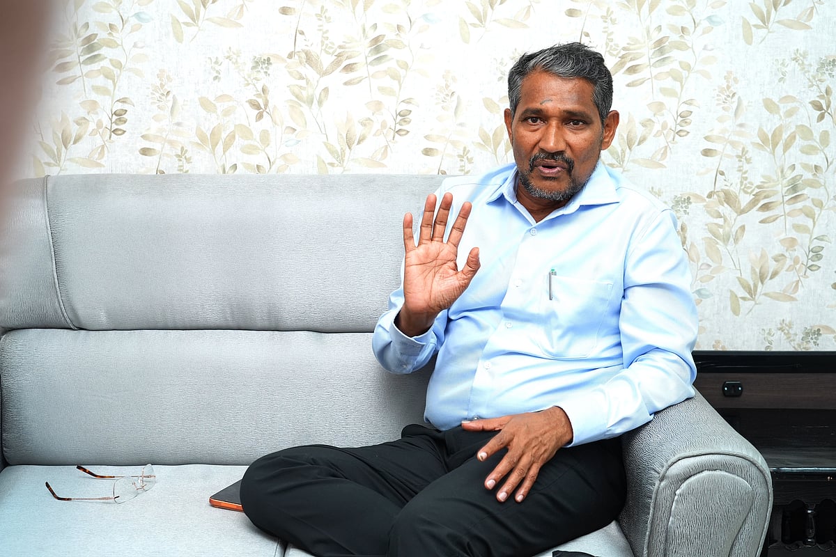 ஆர்.எஸ்.எஸ் சீமான், பொதுவேட்பாளராக முடியாது! - சொல்கிறார் அமைச்சர் வன்னிஅரசு