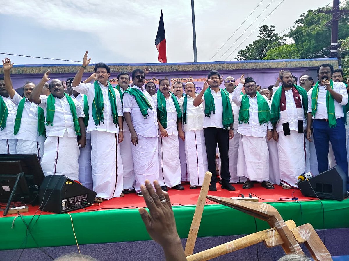 தஞ்சாவூர் ஆர்ப்பாட்டத்தில் உதயநிதி ஸ்டாலின் 