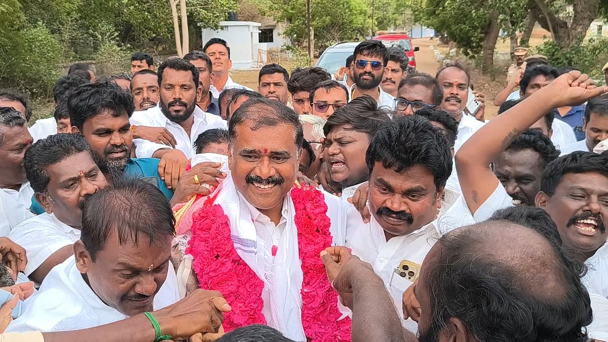 ஜாமீனில் வெளியேவந்த
மார்க்கண்டேயன்; பாளையங்கோட்டை சிறையில் திமுகவினர் உற்சாக வரவேற்பு | Photos