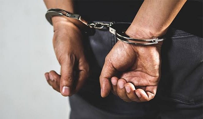 ஏற்கெனவே 2 மனைவிகள், 5 குழந்தைகள் - பள்ளி மாணவியுடன் 3-வது திருமணத்துக்கு முயன்ற லாரி ஓட்டுநர் கைது!