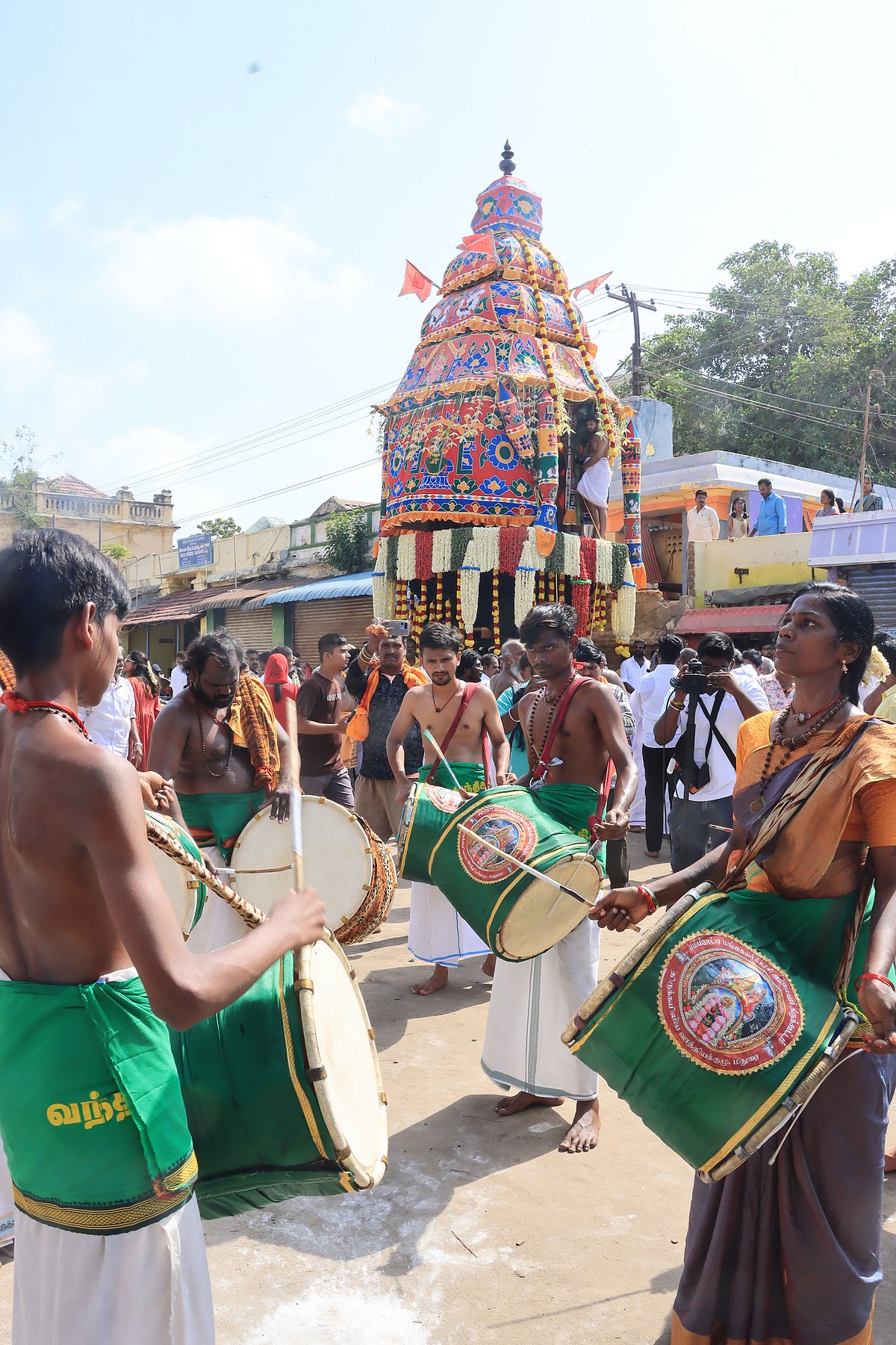 அம்மன் தேரோட்டம்