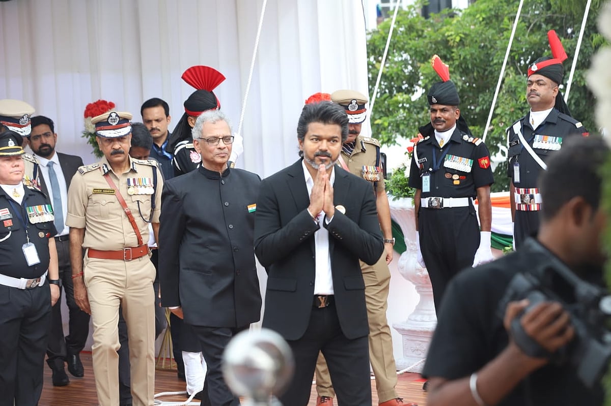 CM Vijay: முதல்வரின் லண்டன் பயணம்; பரம ரகசியம் காக்கும் தமிழக அரசு!