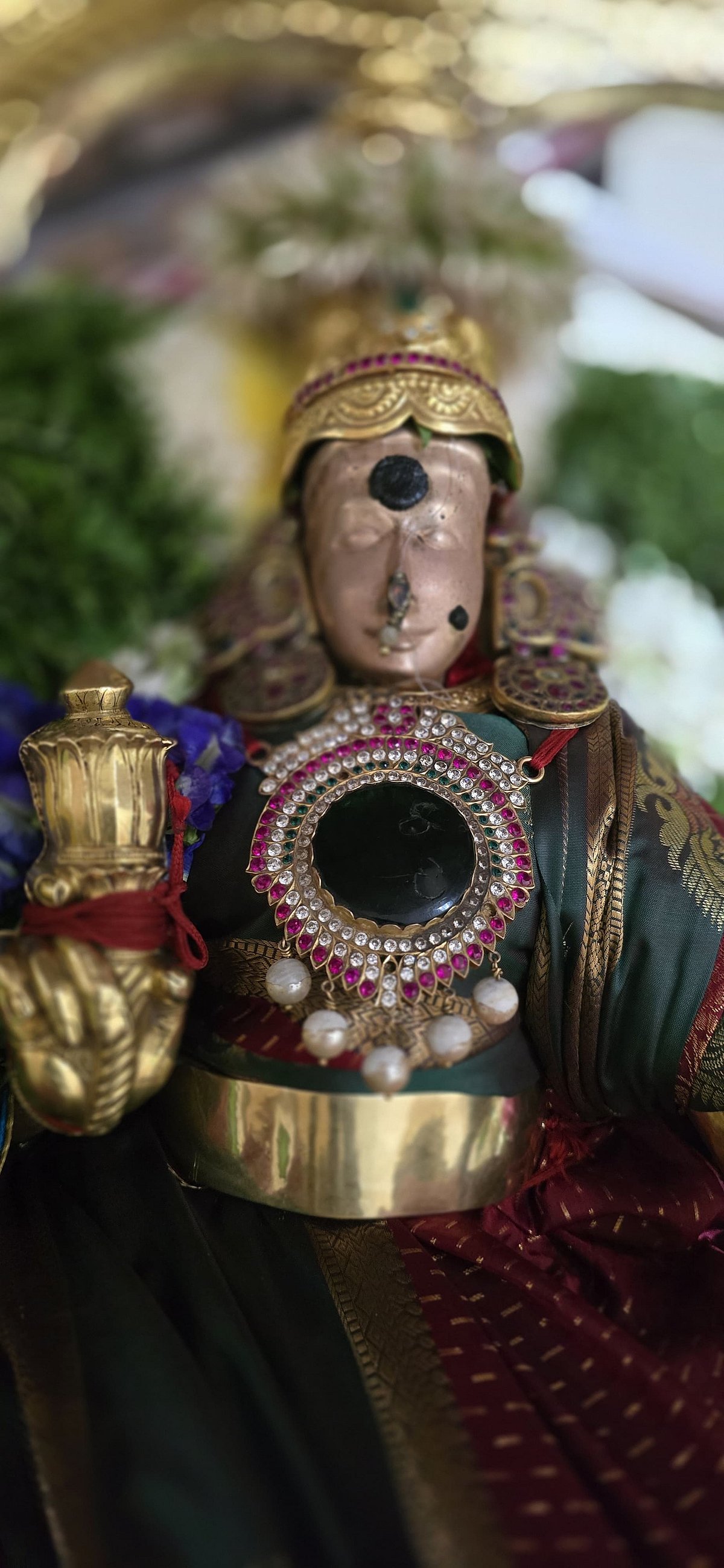 மீனாட்சி சுந்தரேசுவரர் கோயில் பிட்டுத்திருவிழா நிறைவு; சுவாமி, அம்பாள் ரிஷப வாகனத்தில் பவனி |Photos