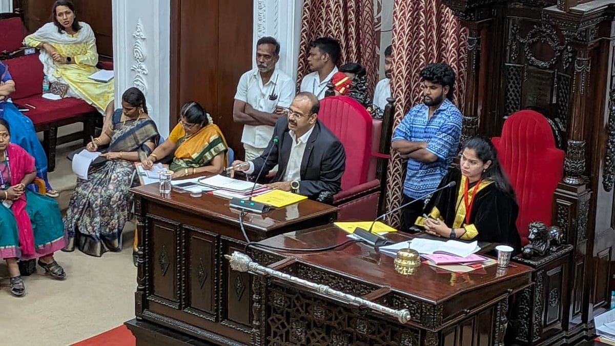சொத்துவரி விவகாரம்: கேள்வி கேட்ட திமுக கவுன்சிலர்; சரண்டர் ஆன சென்னை மாநகராட்சி ஆணையர்! -