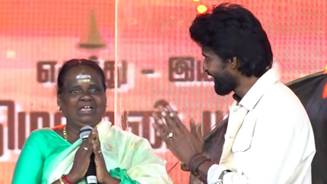 தனது தாயுடன் சூரி