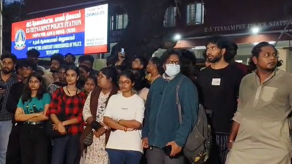 மெய்நிகர் மீடியா ஊழியர்கள்