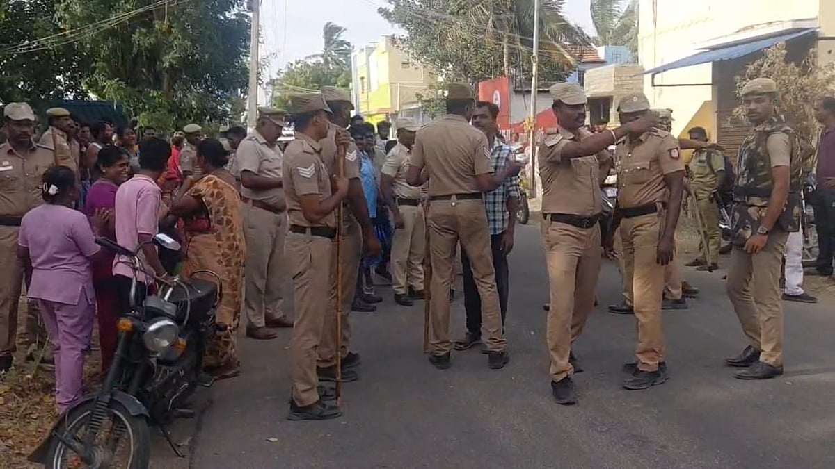 போலீஸ் குவிப்பு