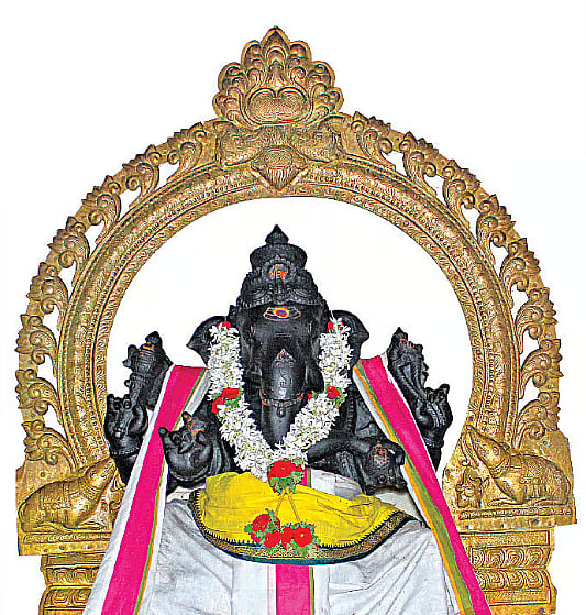 கிருஷ்ணகிரி மாவட்டம் பாகலூர் ஸ்ரீவரசித்தி விநாயகர் ஆலயம்: கடன்கள் தீர்க்கும் கணபதி சந்நிதி