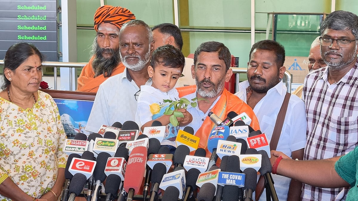 நேபாளத்தில் இருந்து கோவை திரும்பியவர்கள்