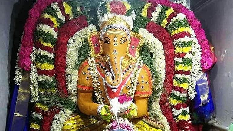 விழுப்புரம் மாவட்டம் தீவனூர் லிங்க வடிவ விநாயகர் - காரியவெற்றியைக் காட்டி அருளும் நவகிரக சந்நிதி!
