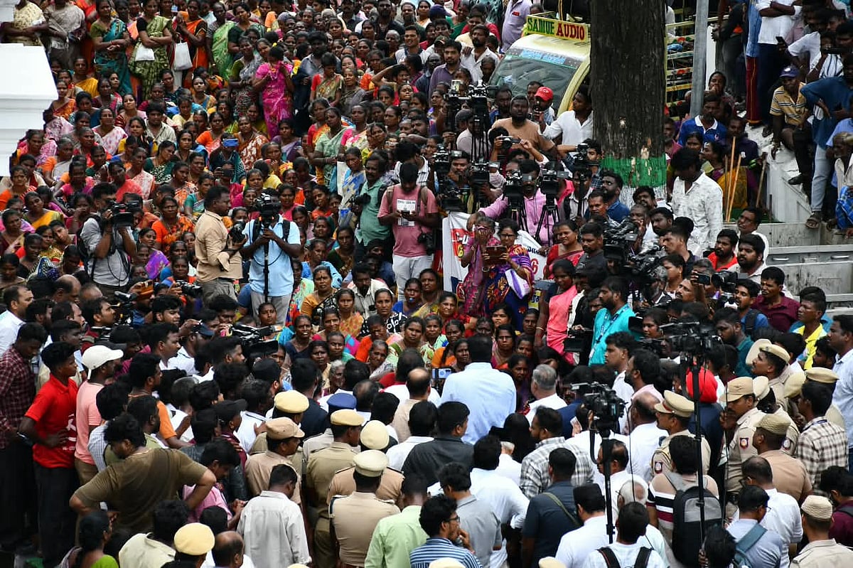 தூய்மைப் பணியாளர்கள் போராட்டம்