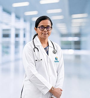 Doctor Vikatan: திடீரென குரல் மாறுதா... இந்த அறிகுறிகள் இருந்தால் புற்றுநோயாக இருக்குமா?