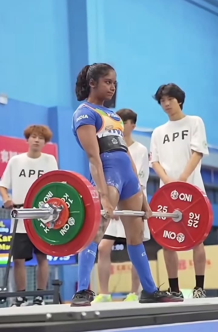 Powerlifting: சர்வதேச போட்டியில் 4 தங்கப் பதக்கங்கள்; இந்தியாவுக்கு பெருமை சேர்த்த 17 வயது மதுரா கர்