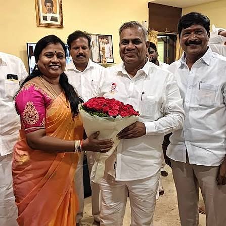மதுராந்தகம் இடைத்தேர்தல்: தவெக-வில் சீட் வார்... மரகதம் குமரவேலுக்கு எதிராக உருவாகும் ரேஸ்!
