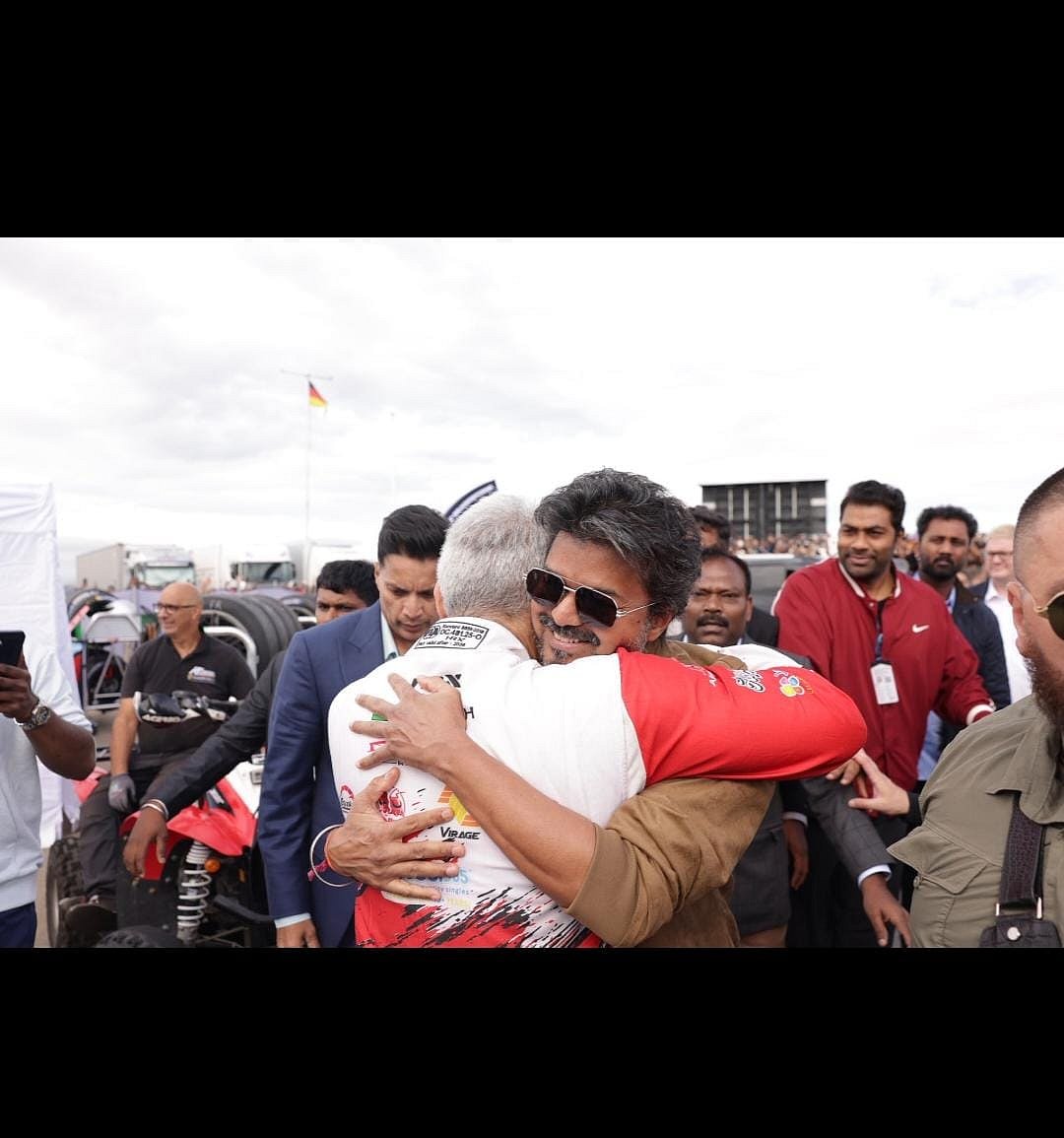 AK - Vijay
