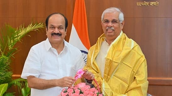 தமிழ்நாட்டில் பட்ஜெட் கூட்டத்தொடர் நிறைவு; ஆளுநரைச் சந்தித்த JCD பிரபாகர் - என்ன பேசினார்கள்?