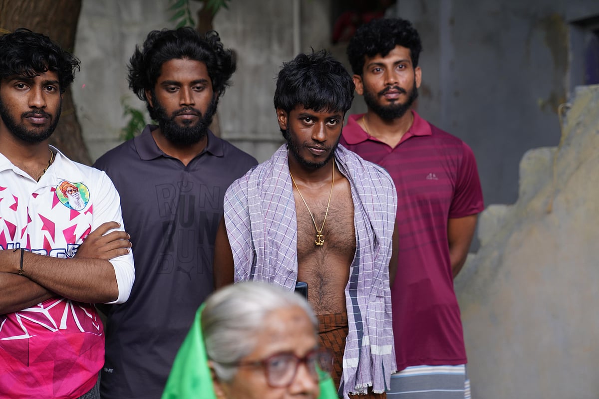 Mandaadi BTS Stills