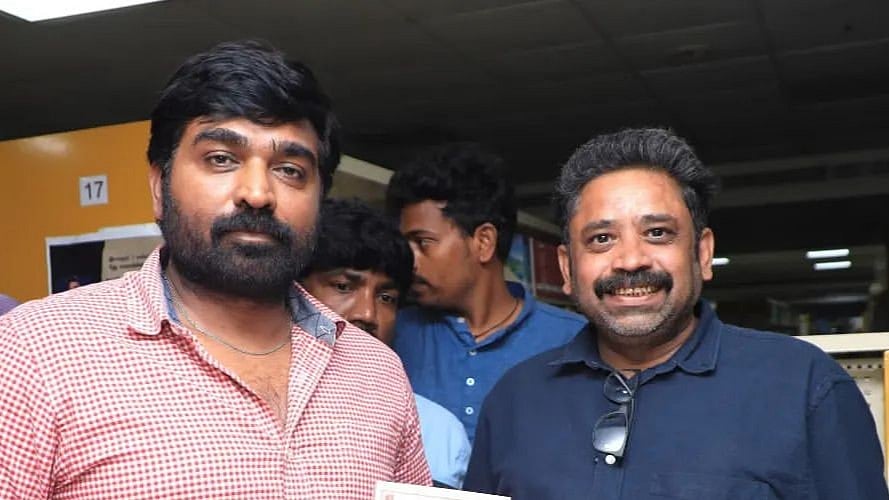 விஜய் சேதுபதி மறைந்திருந்து தாக்கும் குணம் கொண்ட மனிதன் அல்ல.! - இயக்குநர் சீனு ராமசாமி  