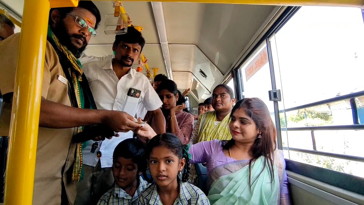 கனிமொழி சந்தோஷ் 