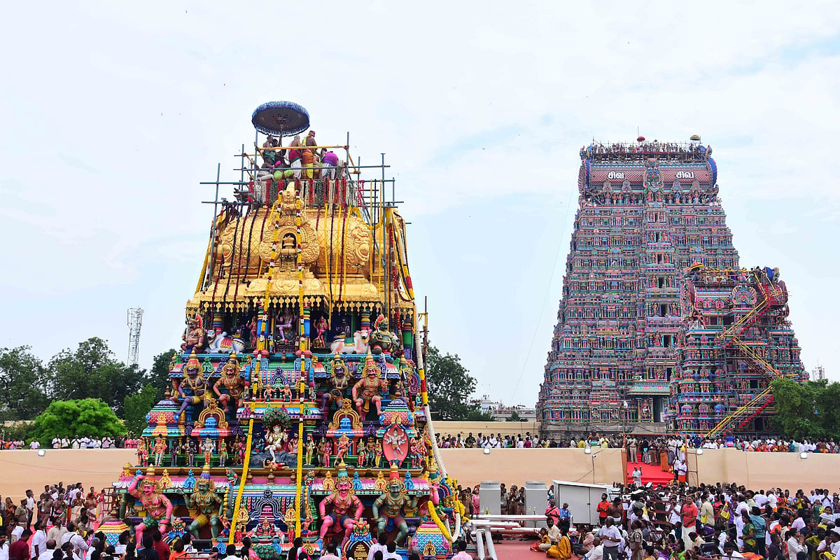 மீனாட்சி அம்மன் கோயில்: புனித நீர்தெளிப்பு, நீதிபதி அவமதிப்பு? - அரசு நியமன அர்ச்சகர்கள் சங்கம்