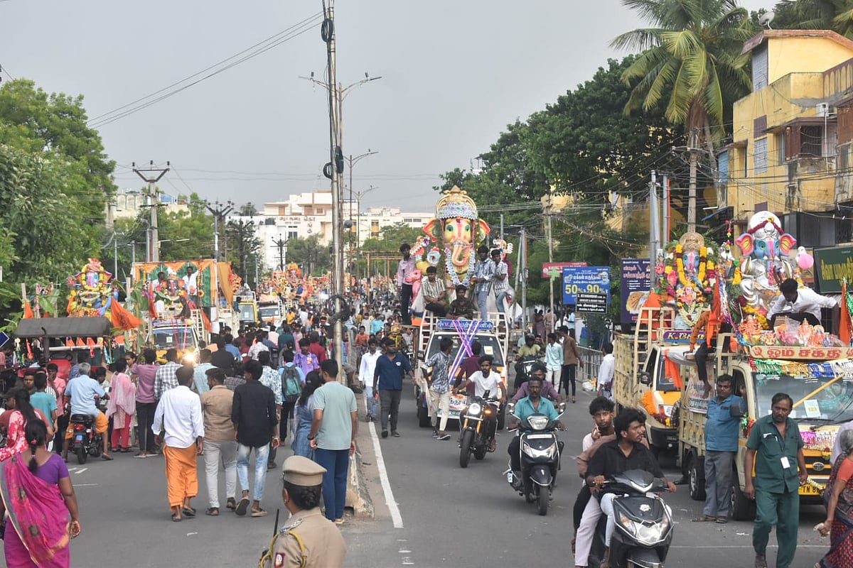 ஈரோடு: களைகட்டியது விநாயகர் சதுர்த்தி ஊர்வலம் | Photo Album