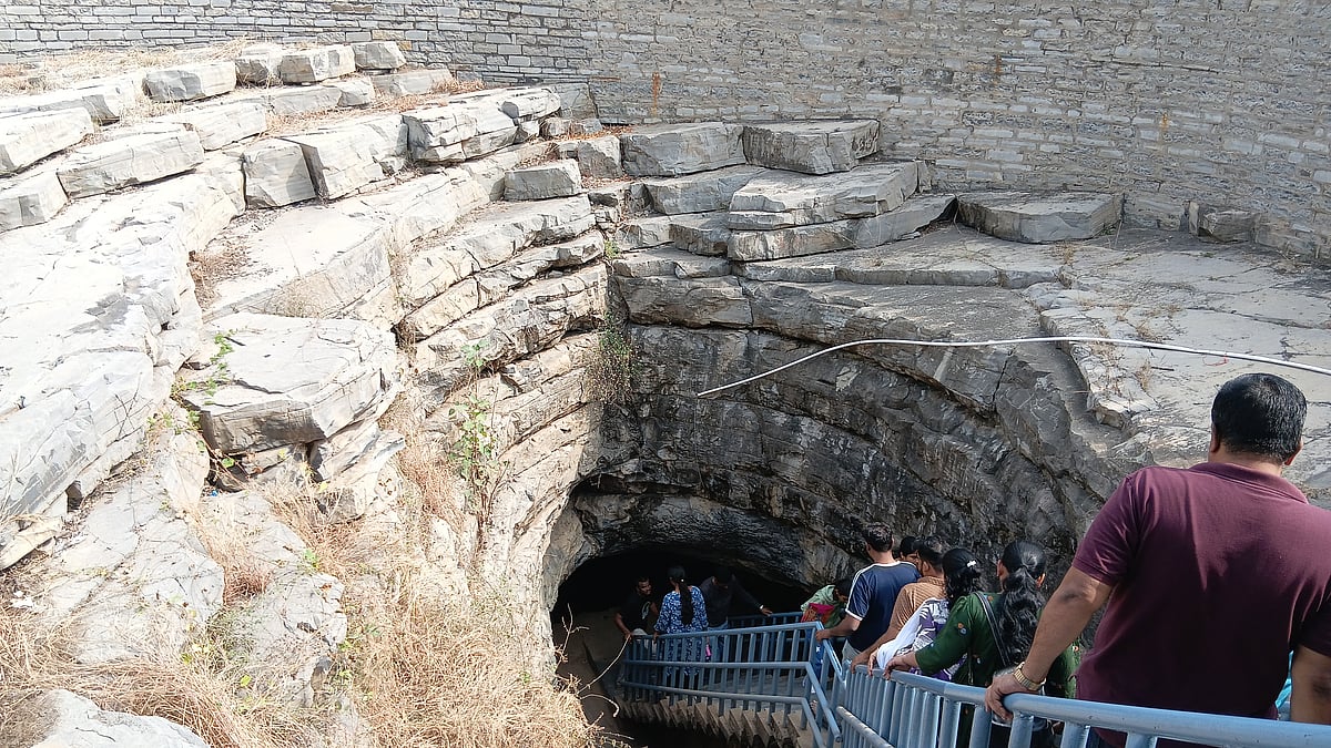 Belum Caves: இந்தியாவின் இரண்டாவது நீளமான பாதாளக் குகை: பெலும் குகை Spot visit அனுபவம்!