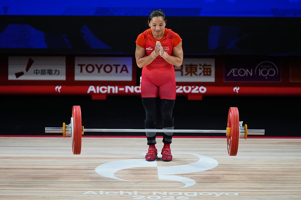 Asian games: 28 ஆண்டுகளுக்குப் பிறகு பளுதூக்குதலில் வெள்ளிப் பதக்கம்; வரலாற்று சாதனை படைத்த மீராபாய்