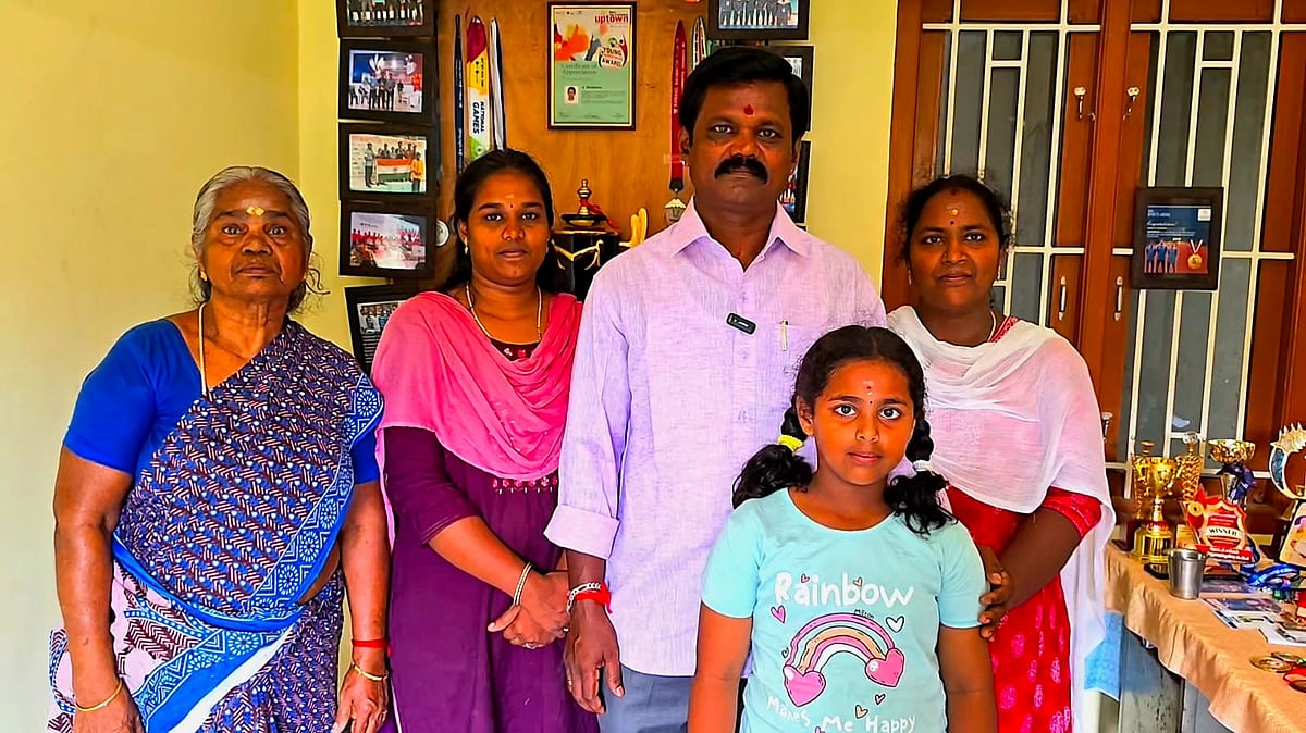 ஹரிஹரன் குடும்பத்தினர்
