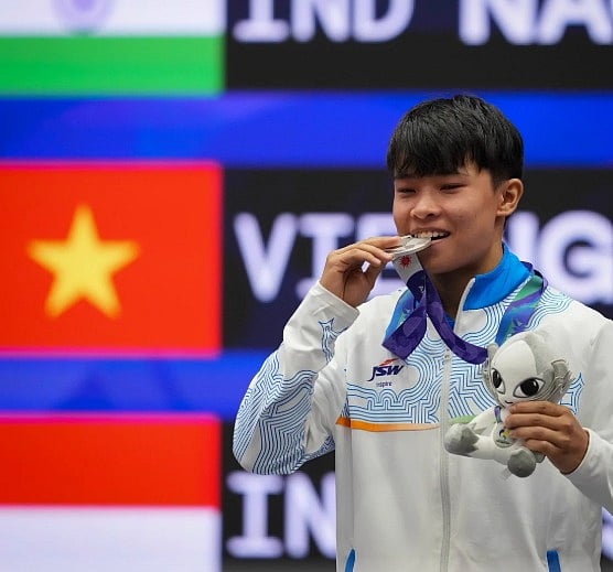 Wushu-வில் வெள்ளி; Shooting-ல் வெண்கலம் - Asian Games-ல் தொடரும் இந்தியாவின் பதக்க வேட்டை! | Roundup