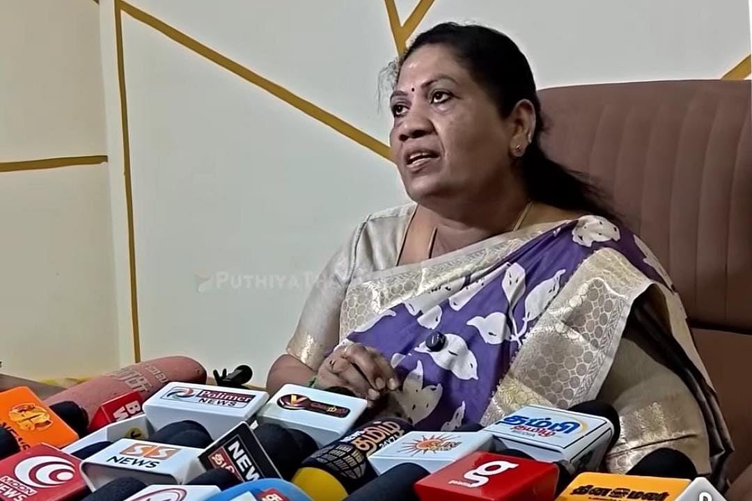 தாராபுரம்: அதிமுக-திமுக கூட்டு சேர்ந்து எங்களுக்கு எதிராகச் சதி செய்கிறார்கள் - தவெக சத்தியபாமா