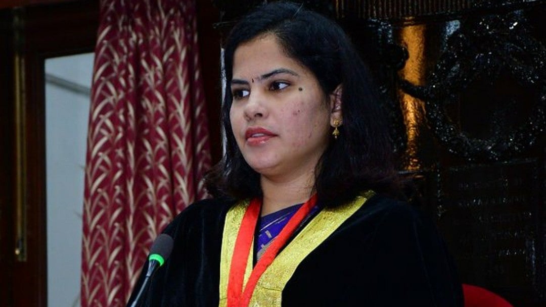  நான் முடி வெட்டிக்கொண்டாலும் பிரச்னையா? - விமர்சனங்களுக்கு மேயர் பிரியா பதில் 