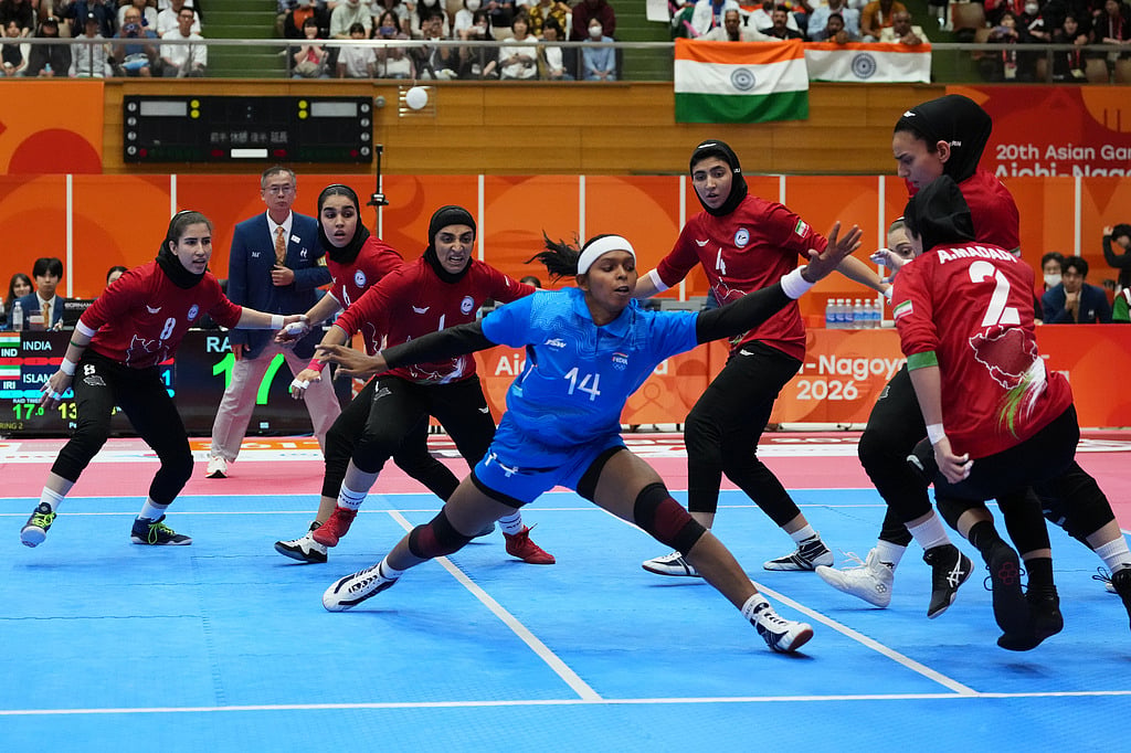 Asian Games: கபடியில் இரட்டைத் தங்கம்; மாரத்தானில் 44 ஆண்டுகளுக்குப் பிறகு வரலாற்றுச் சாதனை!