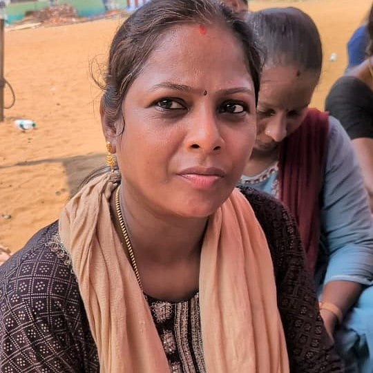 மீனவப் பெண் ஷர்மிளா